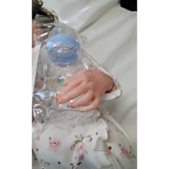 Mikaiqi Toy & Gifts 17" Baby Soft Skin Realistic Newborn Baby Dolls - Picture 4 of 9